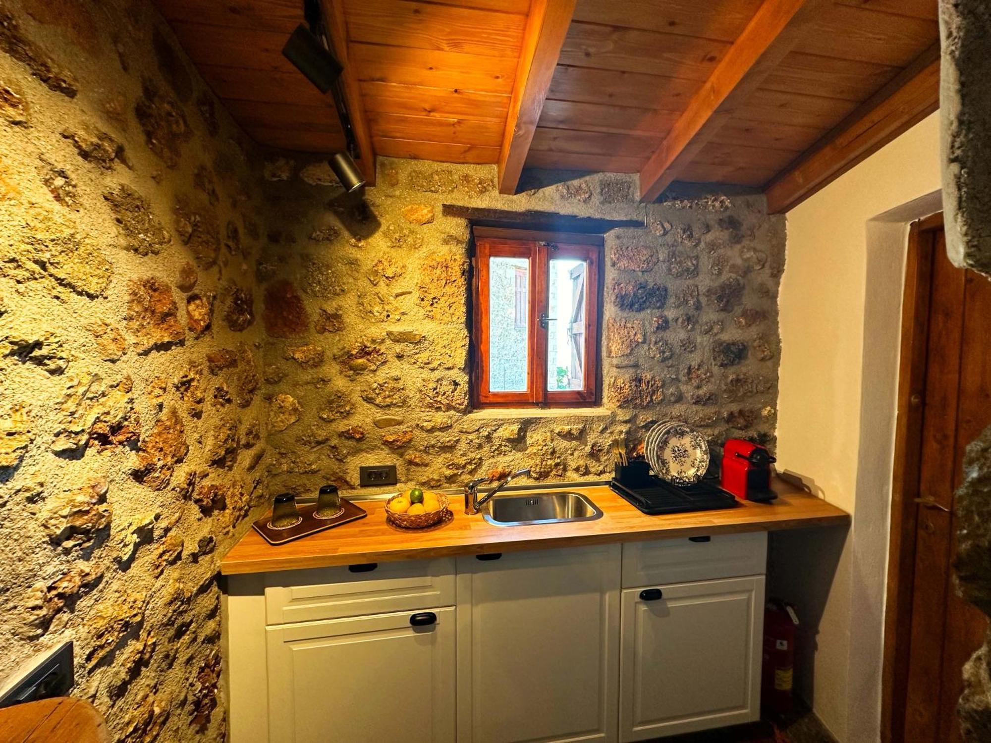 Fteri Stone House In Platanos, Akrata Apartment Екстериор снимка
