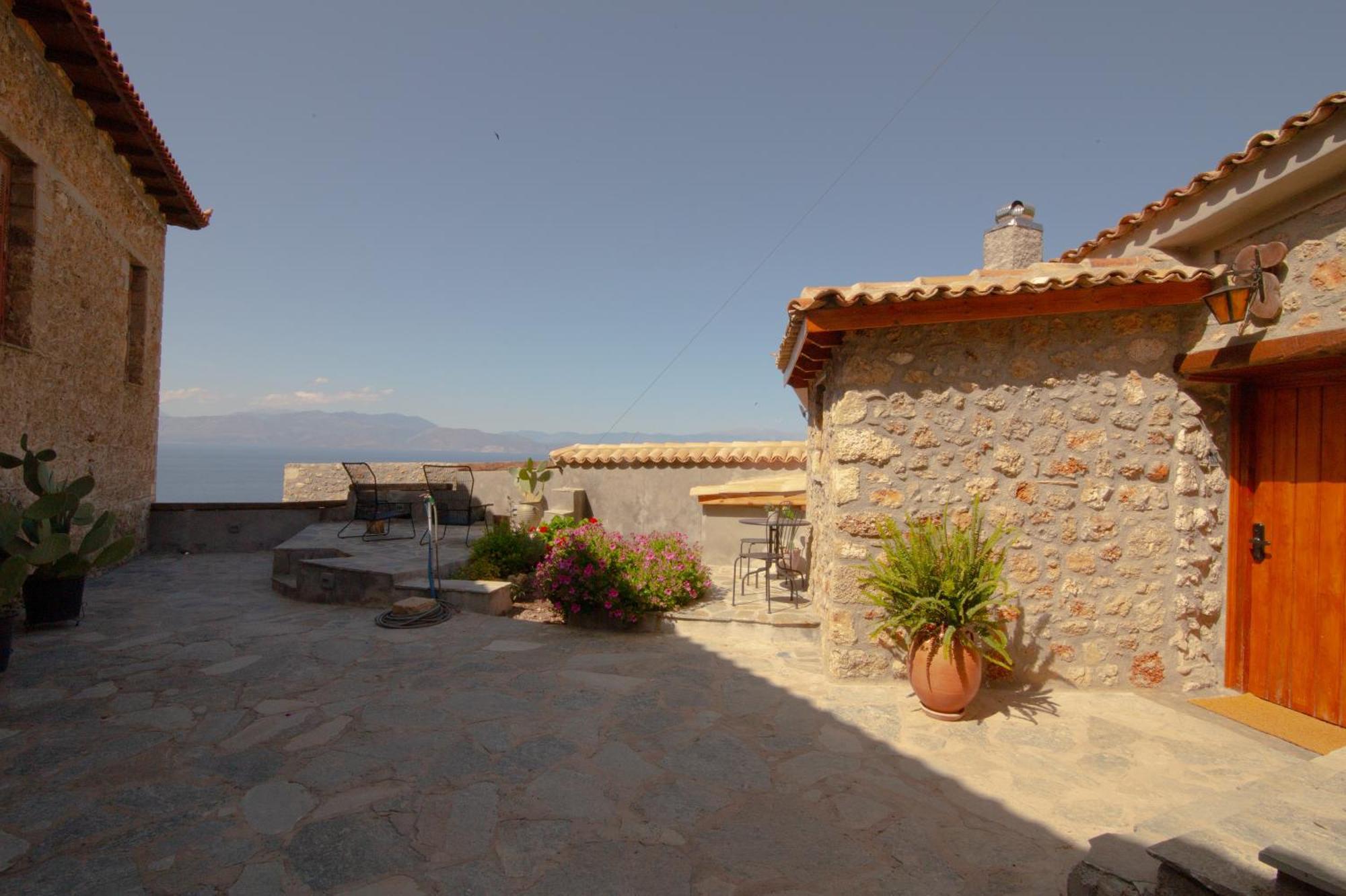Fteri Stone House In Platanos, Akrata Apartment Екстериор снимка